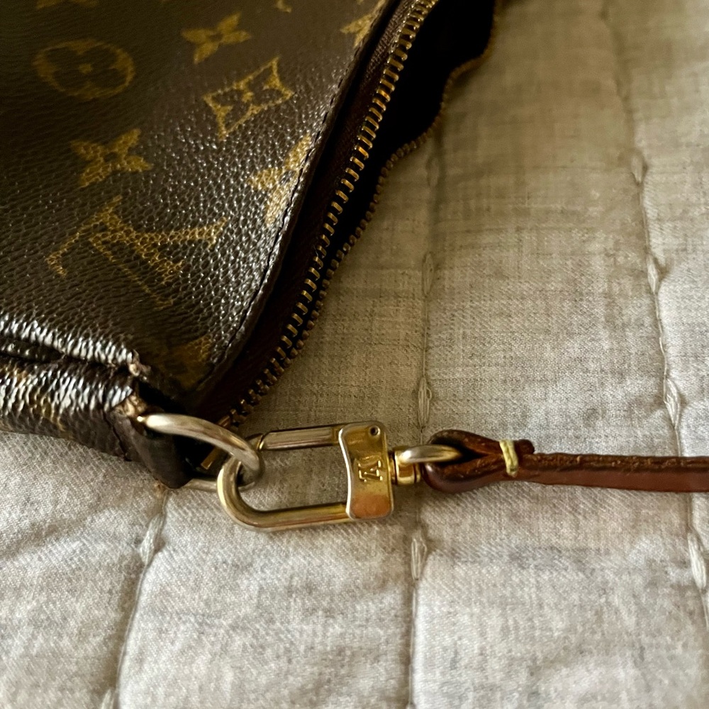 Vintage Louis Vuitton Pochette Accessoires - Picture 6 of 15